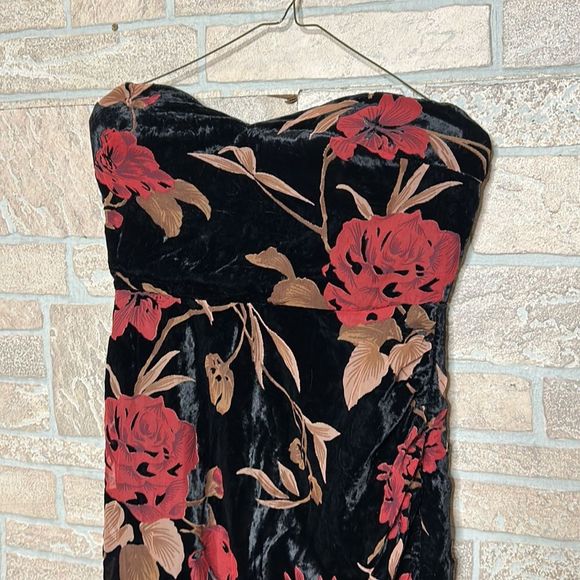 Lulu's Exquisite Black Floral Burnout Velvet Strapless Maxi Dress Size Small - Picture 9 of 14
